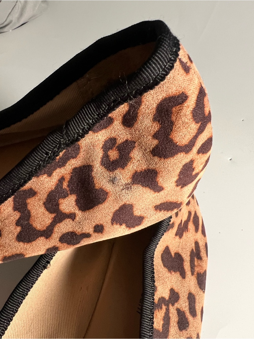Time and Tru Leopard Print Flats with Black Trim and Bow Accent Size 10 - Picture 11 of 12